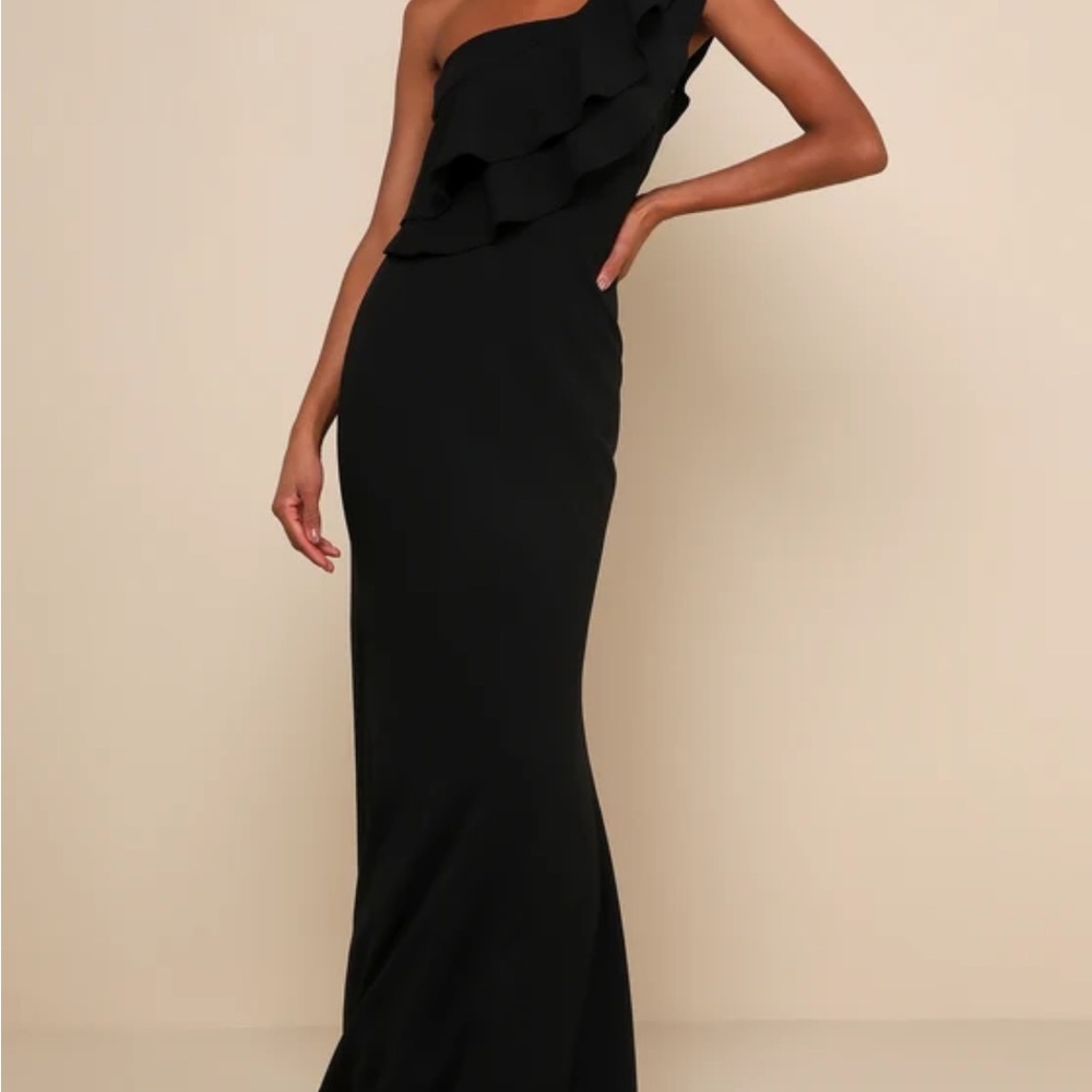 Lulu’s Grand Beauty black Ruffled One Shoulder mermaid maxi Dress